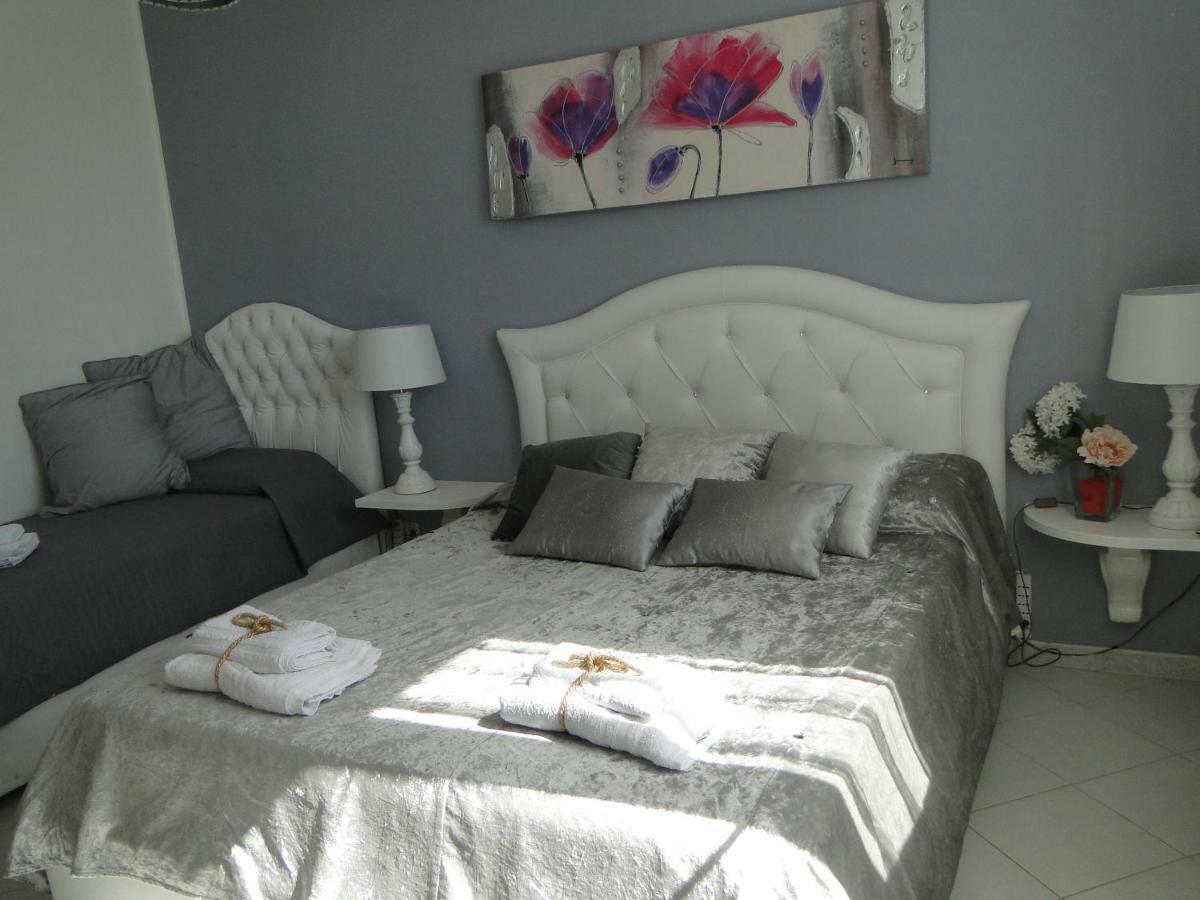 Bed and Breakfast Le Vele Кампофеліче-ді-Роччелла Екстер'єр фото